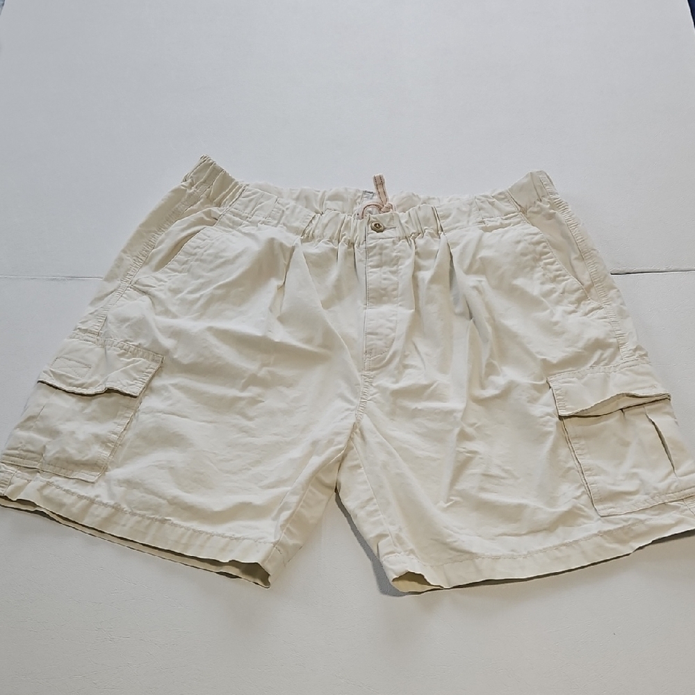 Tommy Bahama Men's Cream Cargo Shorts